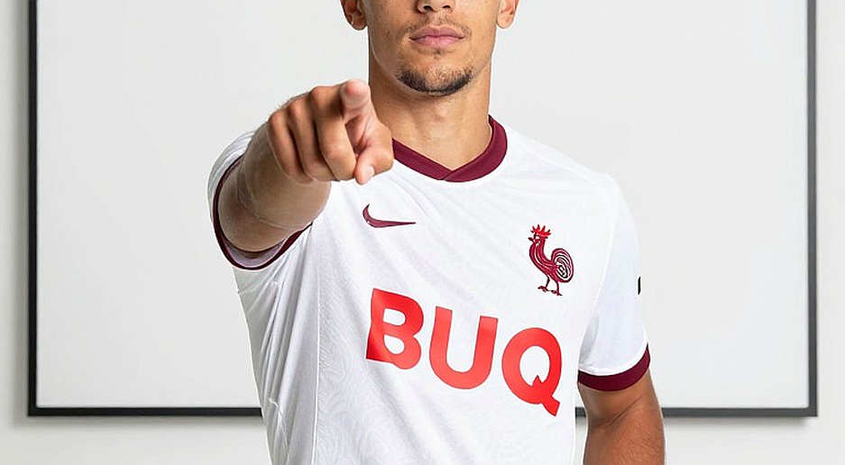 Aston Villa thắng Viking nhờ bóng chết: ba bàn, hai kịch bản phạt góc, một hành lang phải chưa được vá