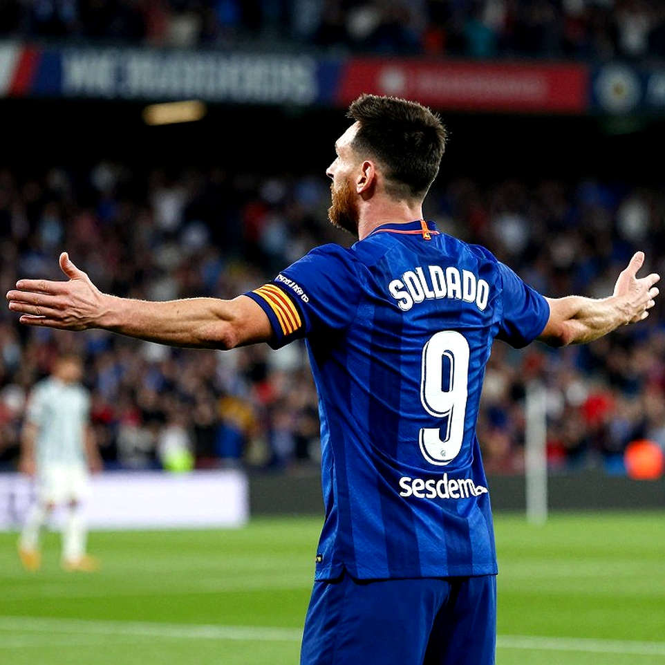 Deco, Raphinha và bài toán tiền đạo: Khi Barcelona học cách sống chung với giới hạn