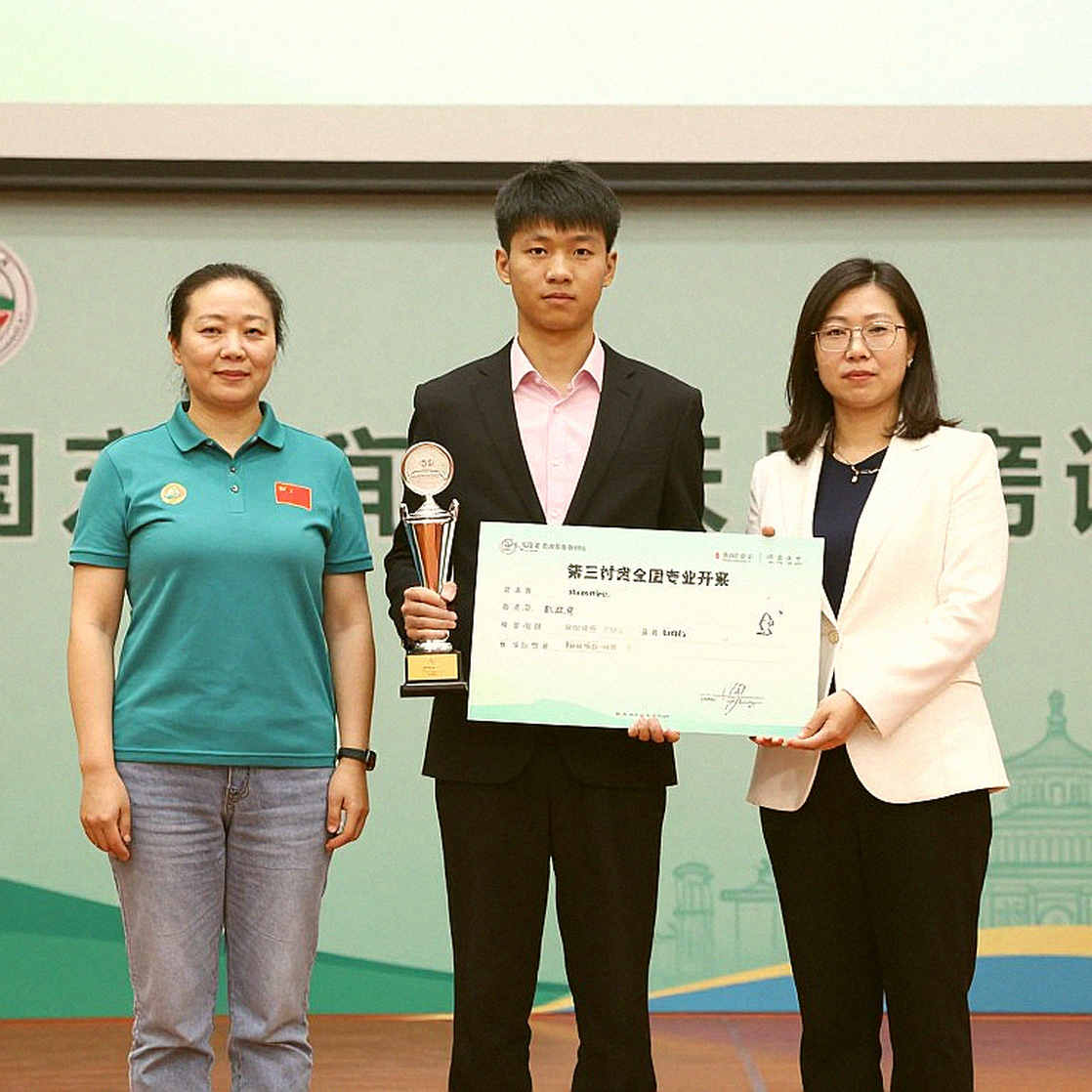 Ấn Độ thắng 3,5–0,5 tại Samarkand: bàn trên im tiếng, bàn dưới gánh đội