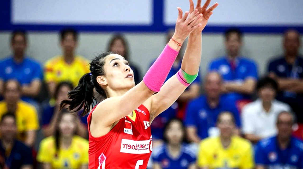 Cậu bé 13 tuổi Qatar bùng nổ với 12 điểm và 5 pha tắc bóng tại Asian Championship